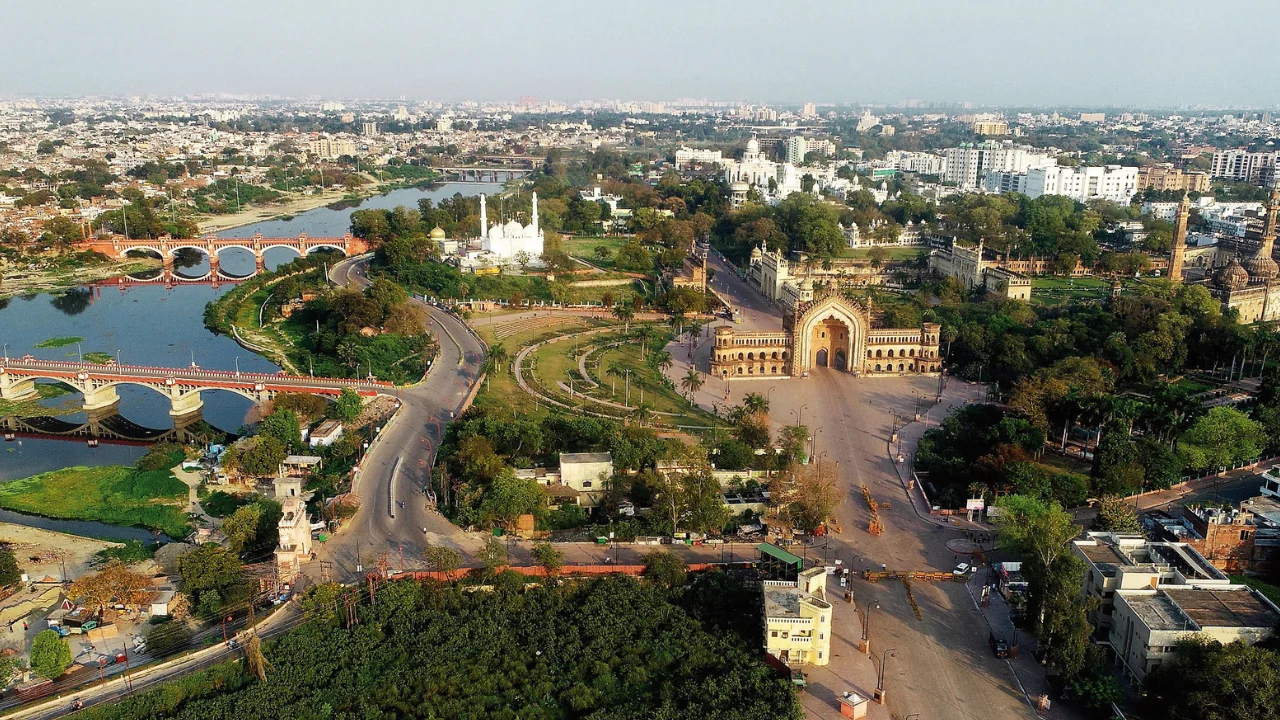 Delhi to Lucknow Taxi